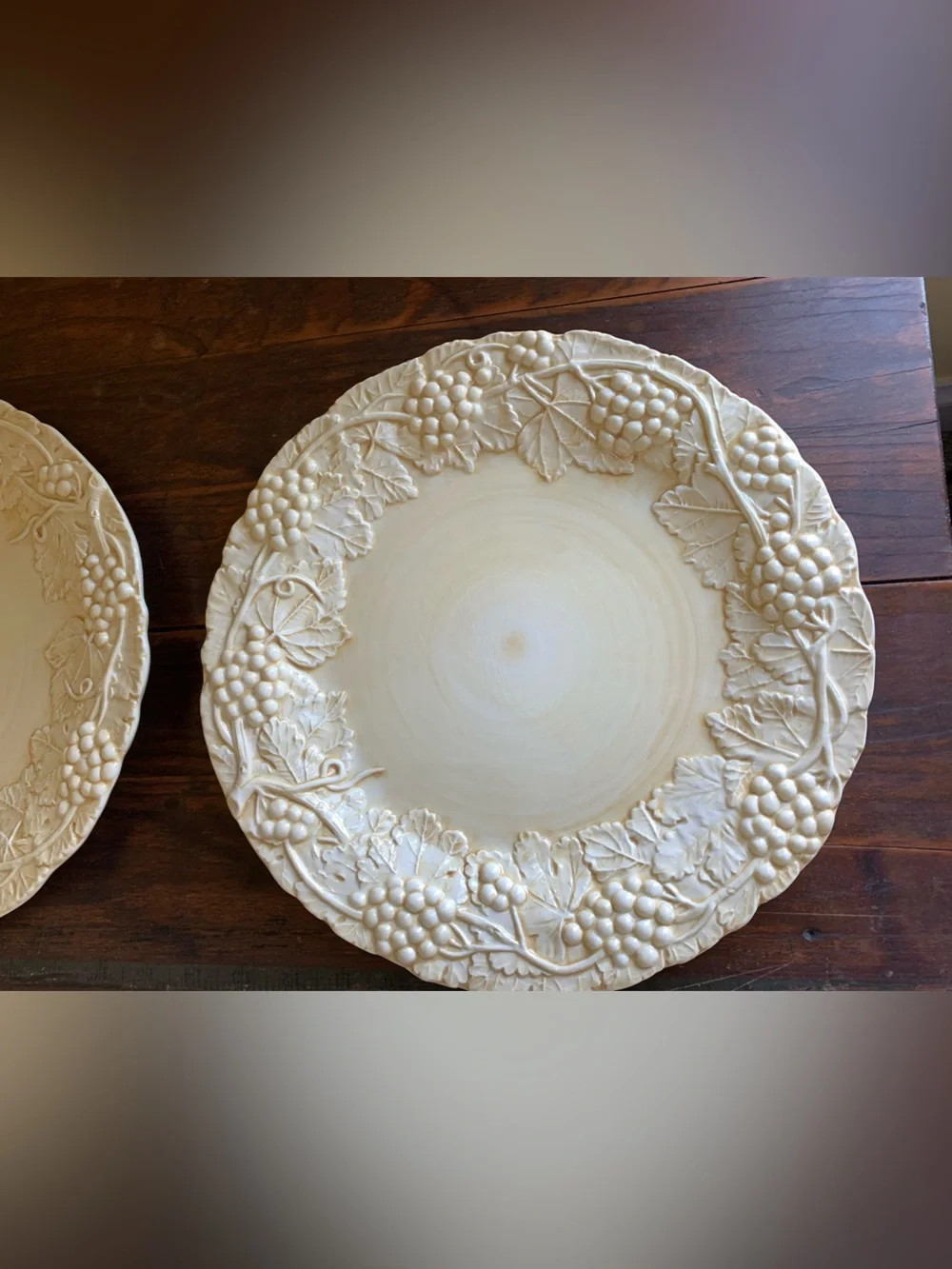 2 Horchow HCH20 Dinner Plates Cream Scalloped Grapes Ivory Ceramic
